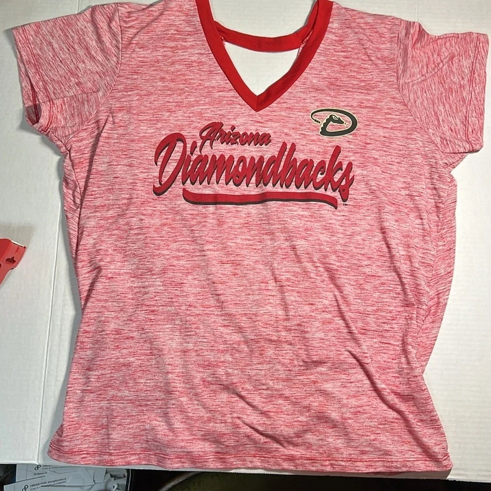 Arizona Diamondbacks V-Neck T-Shirt…sexy sneak peek back